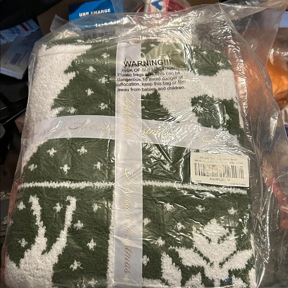 Green and White Holiday Blanket